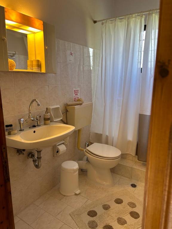 Koupelna v ubytování Ariadni Sidari Beach House