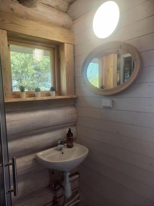 Fotografie z fotogalerie ubytování Lakefront Lodge v destinaci Mustvee
