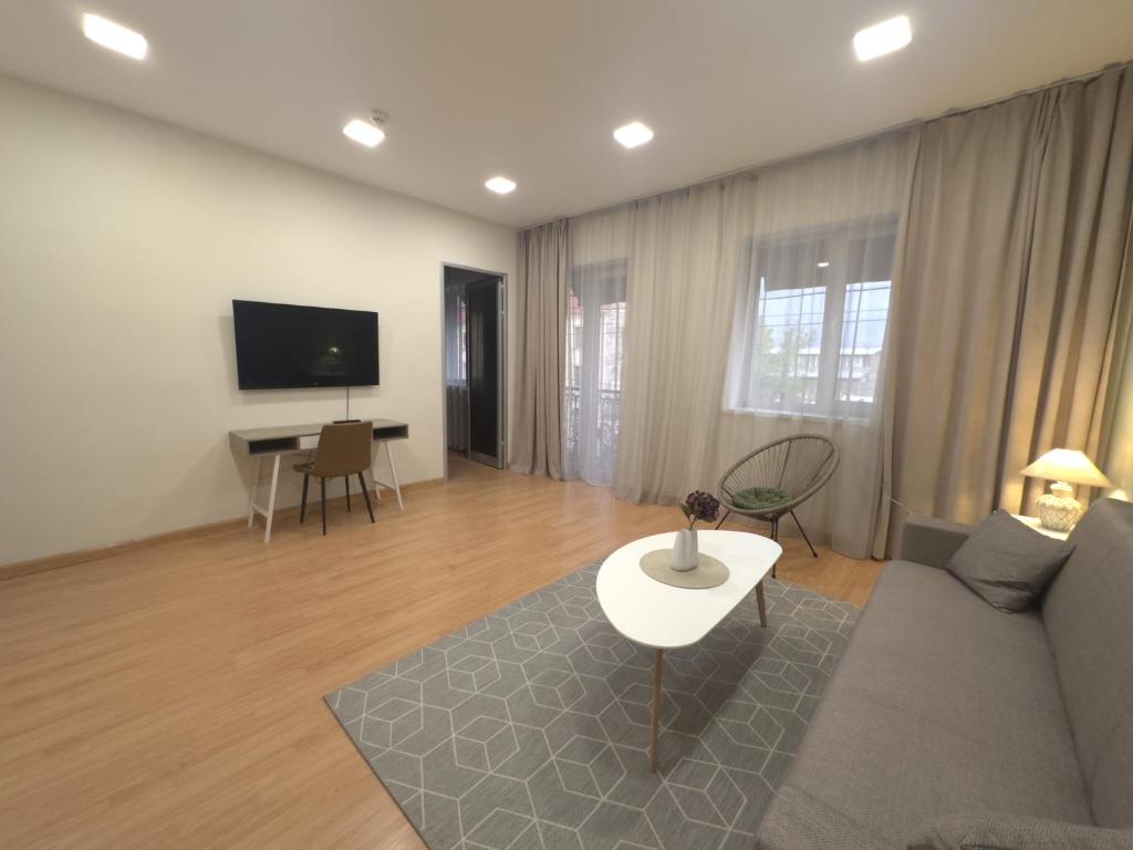 TV a/nebo společenská místnost v ubytování NAVA Hotel Yerevan