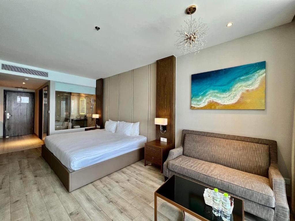 Panorama Nha Trang Condotel by One - Deluxe Double Room With Balcony And Sea View