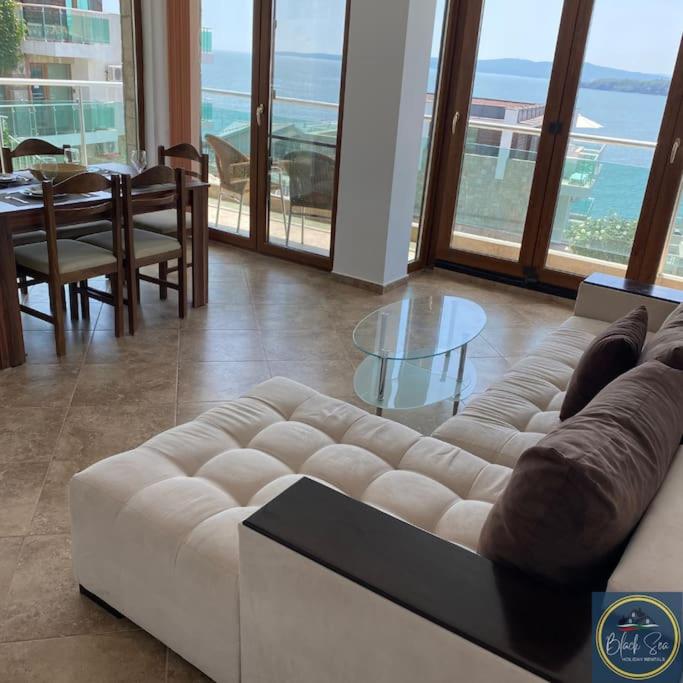 3 Bed Suite, Panoramic Sea Views