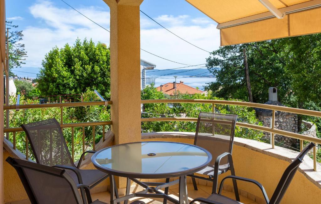 1 Bedroom Beautiful Apartment In Dramalj