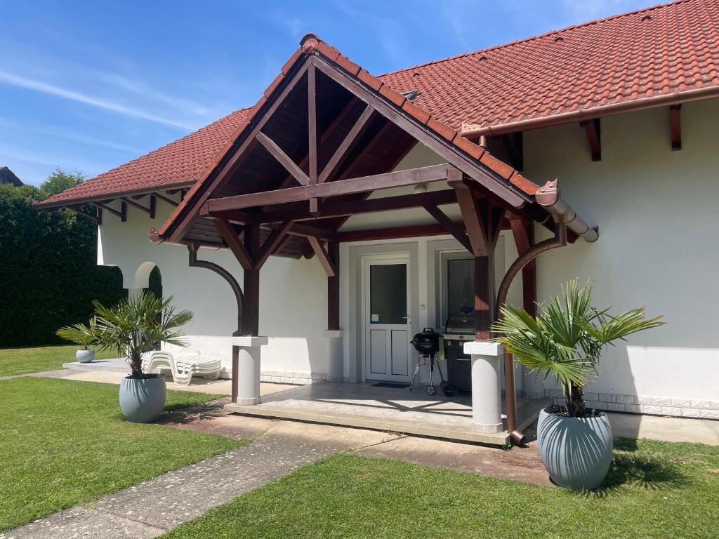 En have udenfor Frankie Holiday Apartment II.