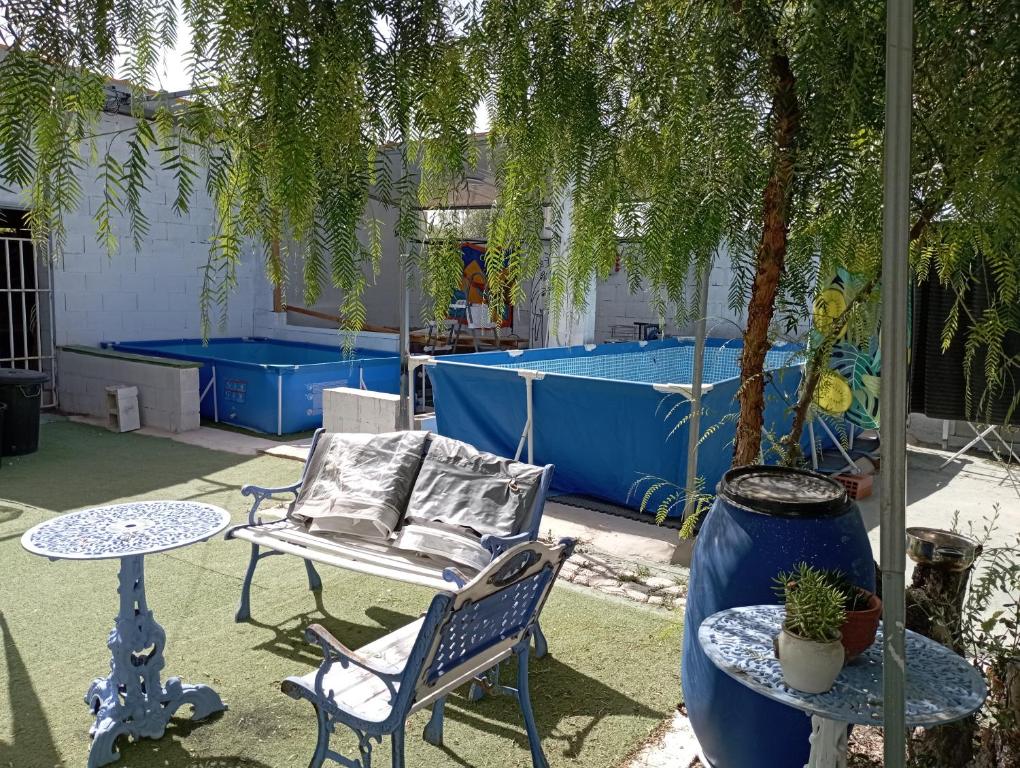 Imagen de la galería de Caravanas y habitaciones para relajarse, en Sax