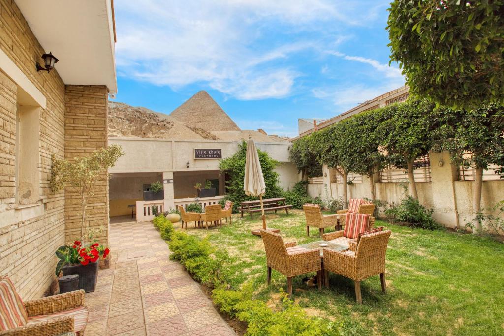 Villa Khufu Pyramids Hotel外面的花园