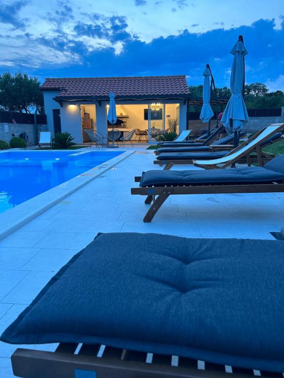 Πισίνα στο ή κοντά στο Apartments Angelo