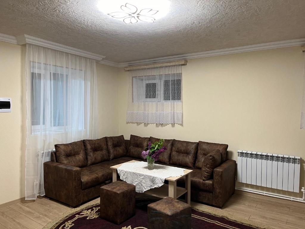 Posezení v ubytování Inexpensive house