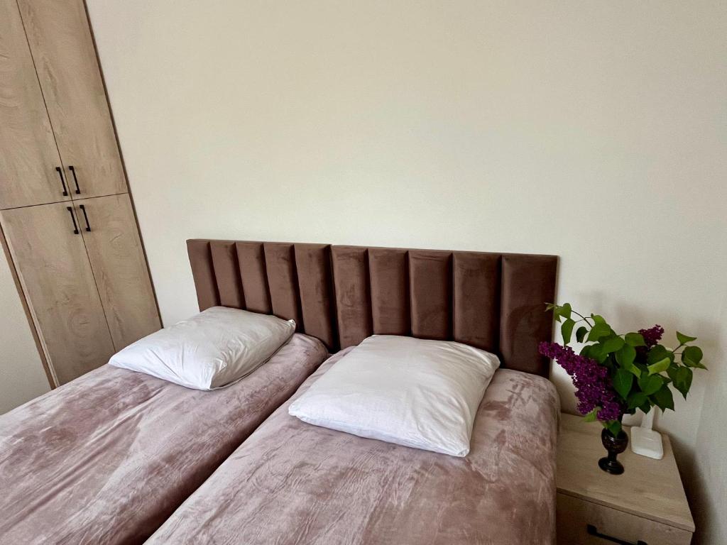 Postel nebo postele na pokoji v ubytování Inexpensive house