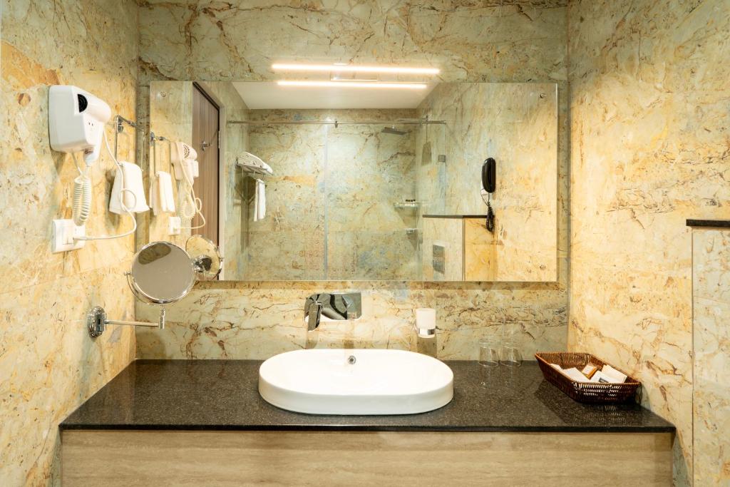Hybiz by Darshan - Room King Superior
