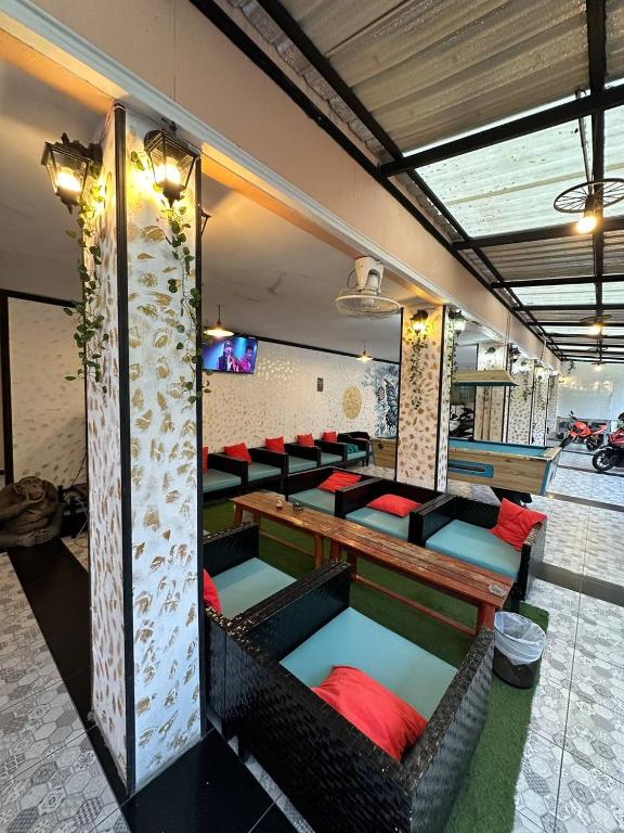 TV a/nebo společenská místnost v ubytování Blueskyhouse Patong