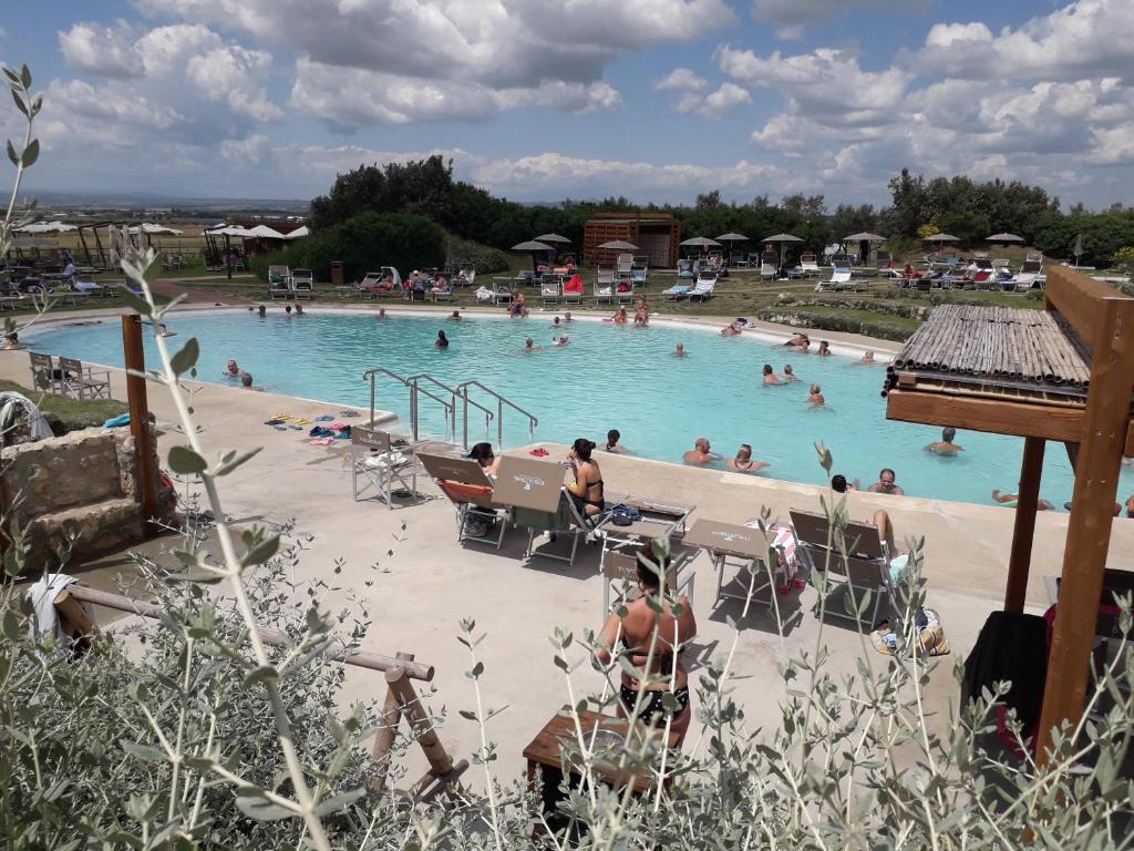 Bazén v ubytování Tuscia Viterbese Casale Nel Verde nebo v jeho okolí