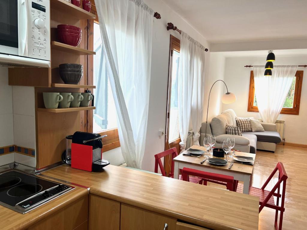 Kuchyň nebo kuchyňský kout v ubytování Apartamento en Formigal con vistas
