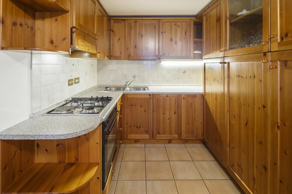 Kuchnia lub aneks kuchenny w obiekcie Villa Lacedel - Stayincortina