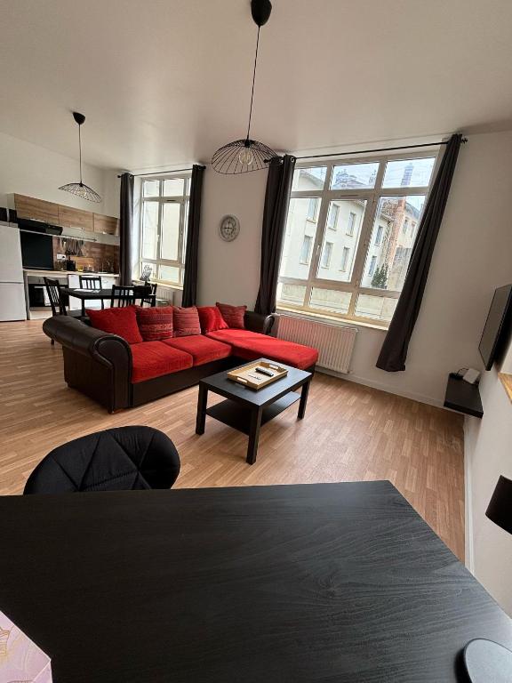 Imagen de la galería de Le 12 T2 cosy wifi parking gratuit st Victor, en Saint-Étienne