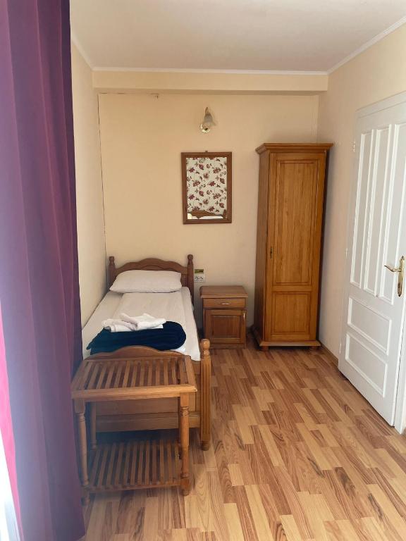 Pensiunea Olimp - Comfort Triple Room With Shower