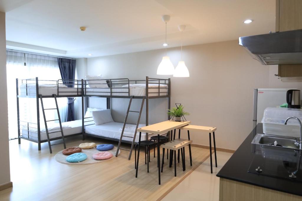 Suntomoon Residence By Sumo Ayutthaya อยุธยา - Sala Familiar Con Balcón
