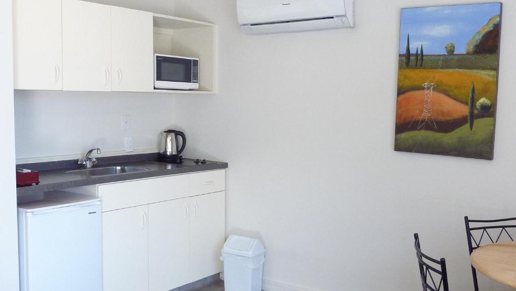 Colonial Inn Motel - Resim 29