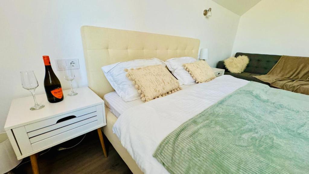 La Jenel - Deluxe Double Room