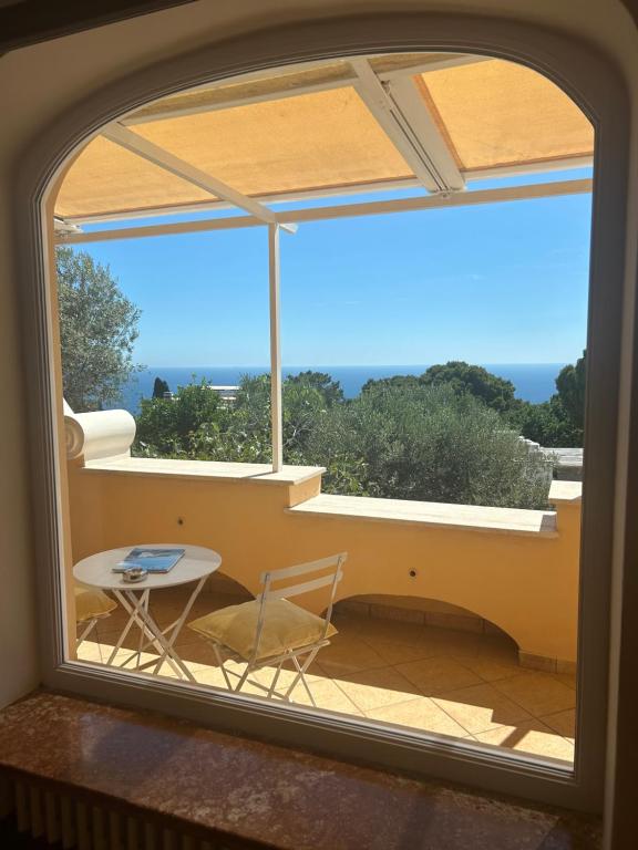 Balcone o terrazza di Private Villa Sea VIEW CON TERRAZZA E GIARDINO