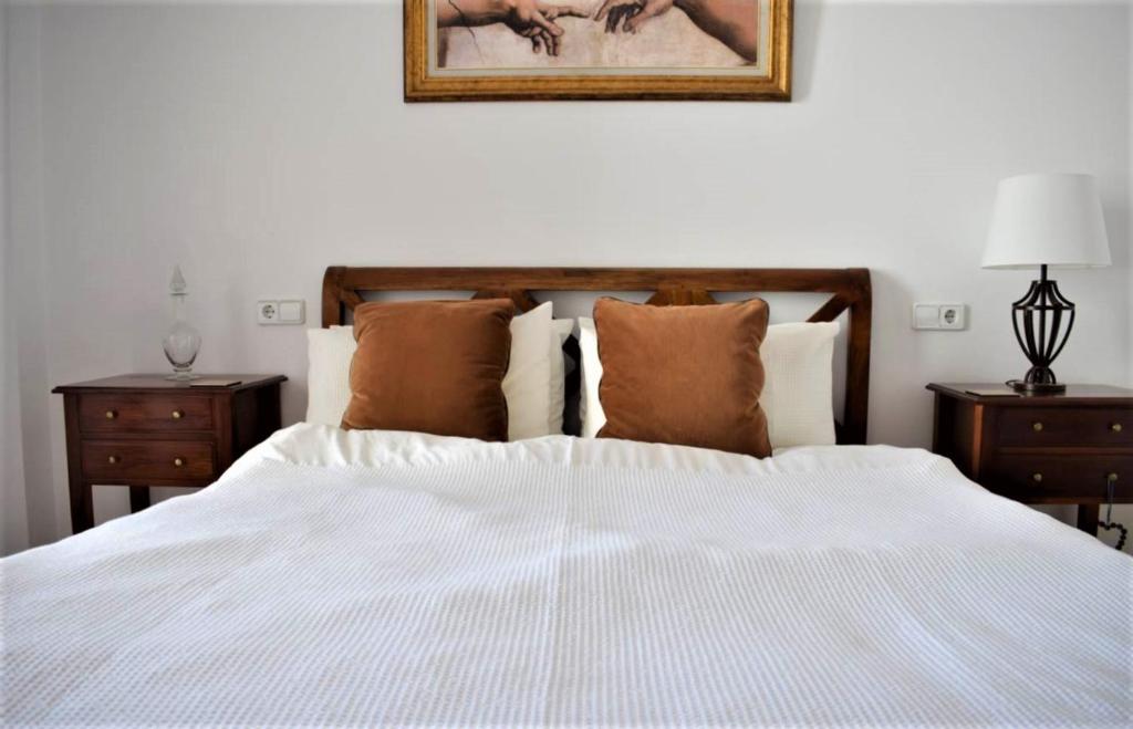 Posteľ alebo postele v izbe v ubytovaní Superior 3BR GolfLA Apartment Minutes from Puerto Banus & Marbella