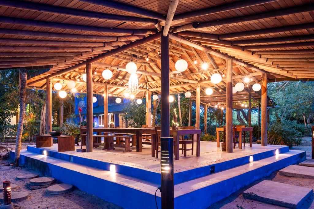 Bazén v ubytování Hotel Playa Manglares Isla Baru nebo v jeho okolí