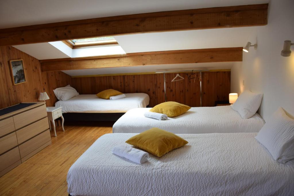 Posteľ alebo postele v izbe v ubytovaní Chalet L Olan 15p Emplacement exceptionnel grand terrain