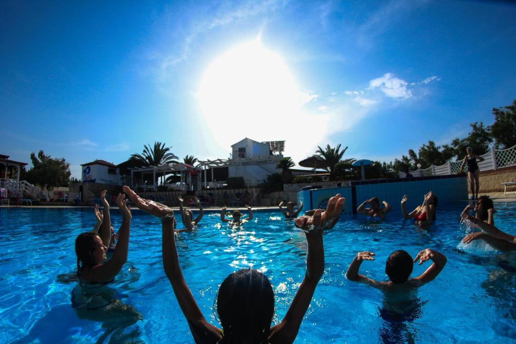 Basen w obiekcie Villaggio Camping Oasi lub w pobliżu