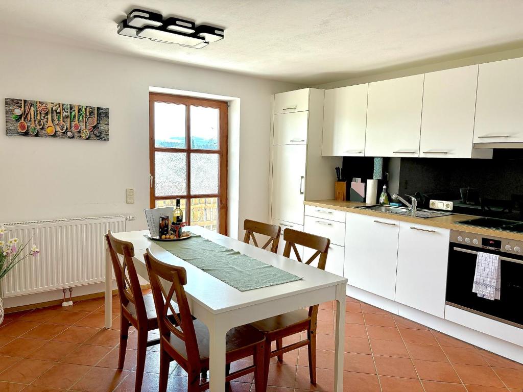 Kuchyň nebo kuchyňský kout v ubytování Gästhaus "Seeblick"
