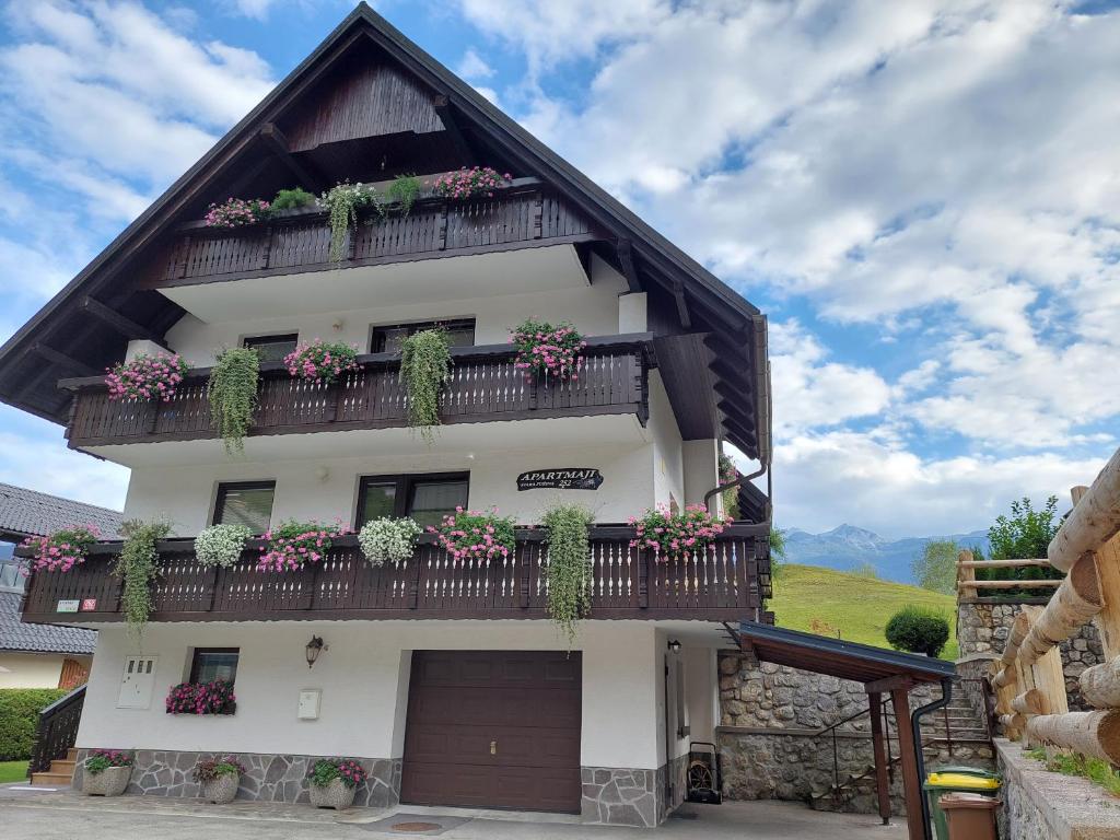 Budova, kde se apartmán nachází