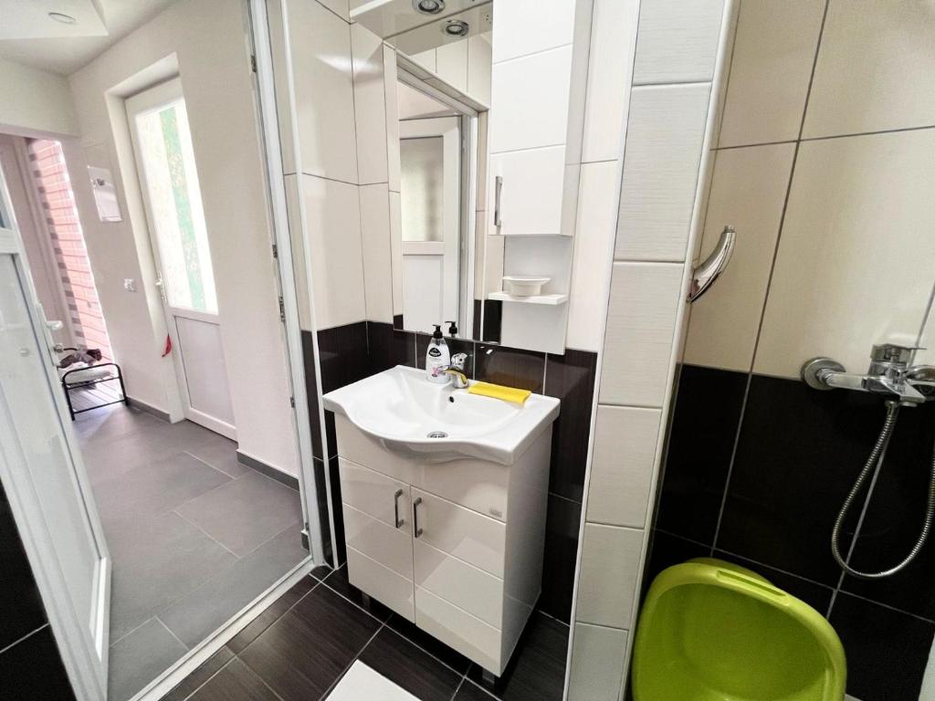 Koupelna v ubytování Apartments Mešić