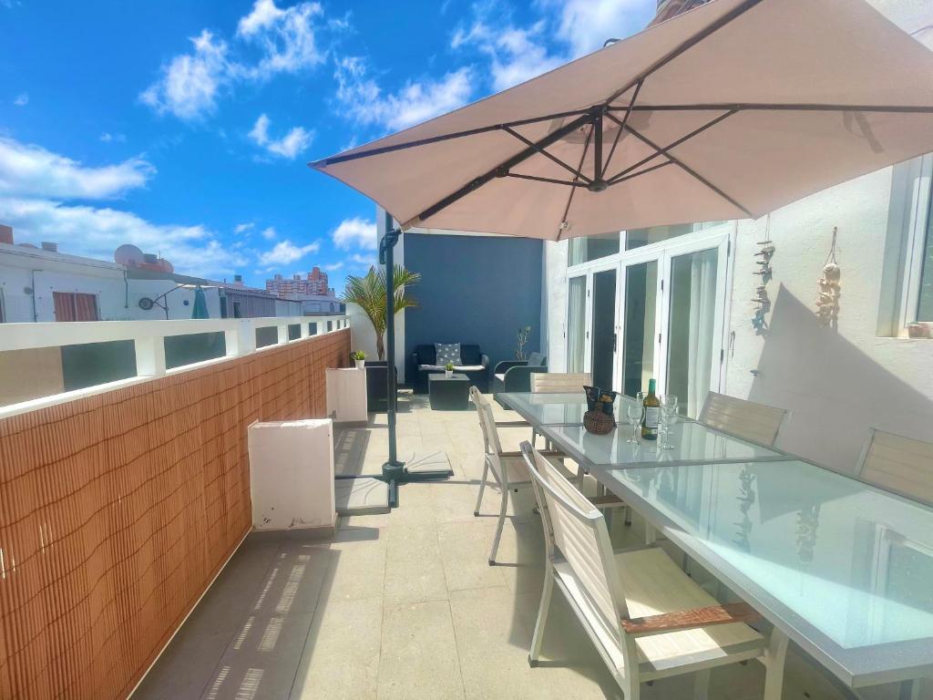 Sunny Terrace Apartment - Housity