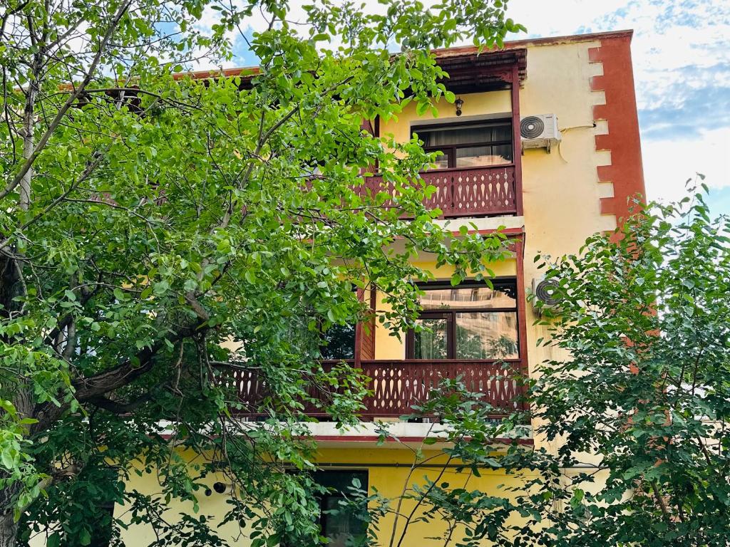 Budova, kde se hotel nachází
