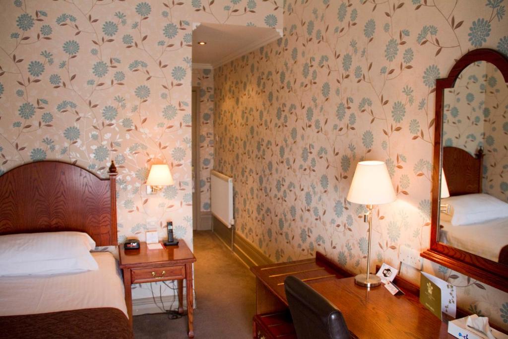 Duke Of Cornwall Hotel - 