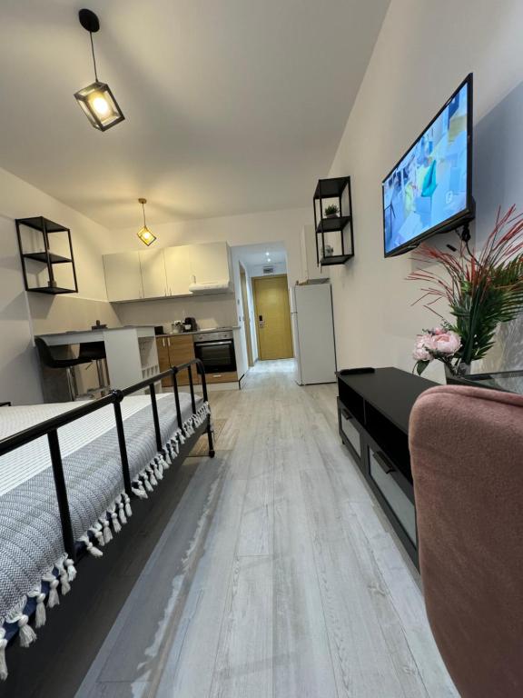 La Mika -Your Home - Resim 36