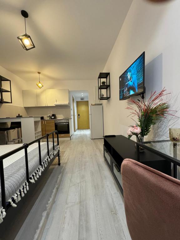 La Mika -Your Home - Resim 25