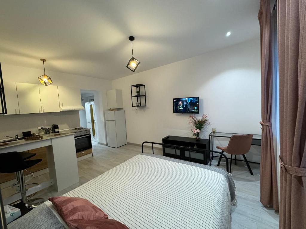 La Mika -Your Home - Resim 34