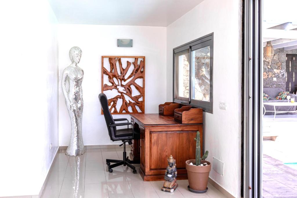Fotografie z fotogalerie ubytování Luxus Villa mit 5 Schlafzimmern, Heated Pool, PS4, Fitnessraum v destinaci Tabayesco