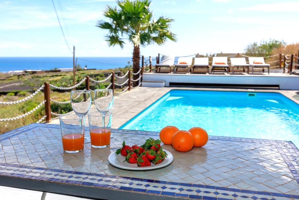 Bazén v ubytování Luxus Villa mit 5 Schlafzimmern, Heated Pool, PS4, Fitnessraum nebo v jeho okolí