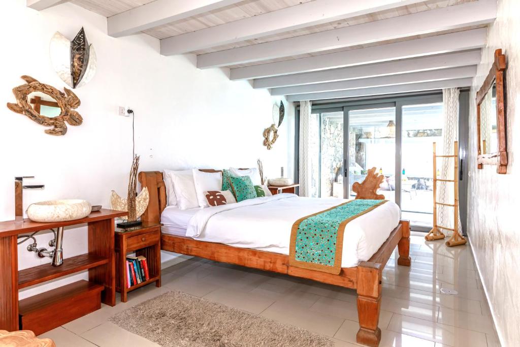 Postel nebo postele na pokoji v ubytování Luxus Villa mit 5 Schlafzimmern, Heated Pool, PS4, Fitnessraum
