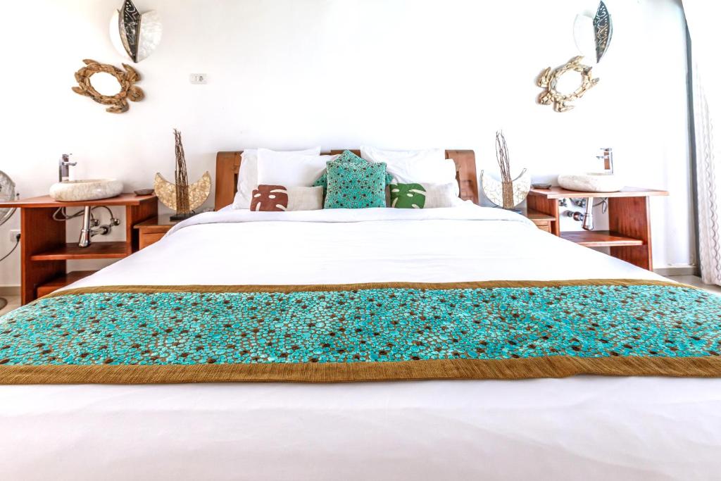 Postel nebo postele na pokoji v ubytování Luxus Villa mit 5 Schlafzimmern, Heated Pool, PS4, Fitnessraum