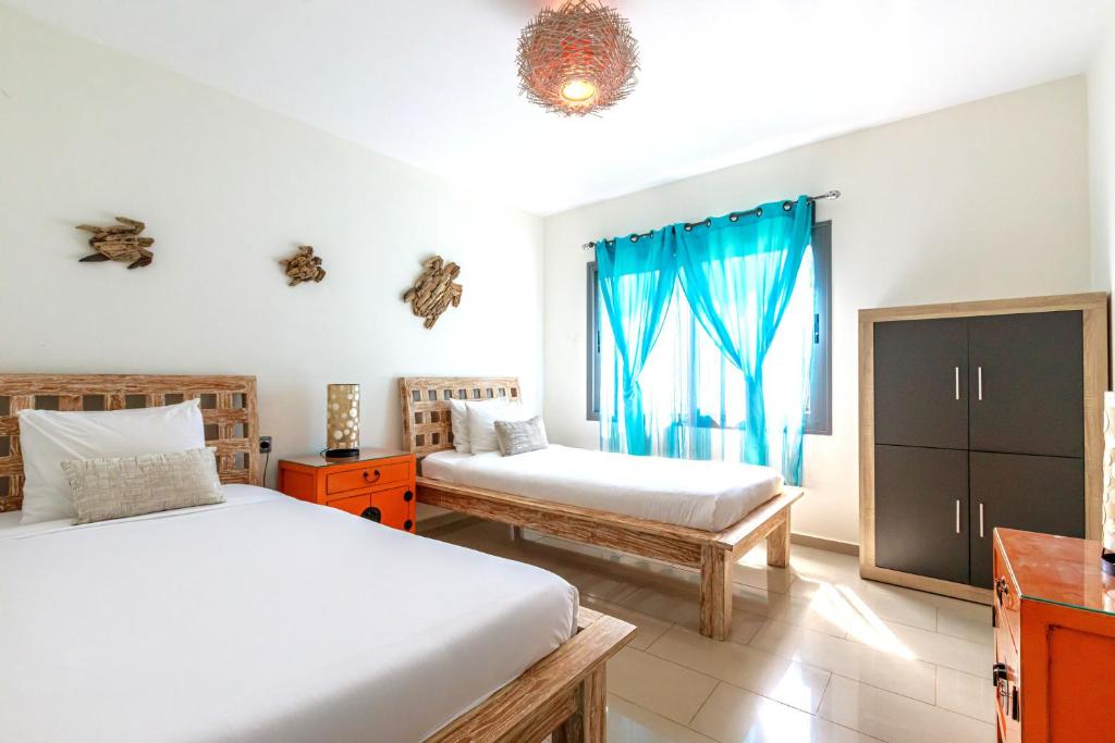 Postel nebo postele na pokoji v ubytování Luxus Villa mit 5 Schlafzimmern, Heated Pool, PS4, Fitnessraum