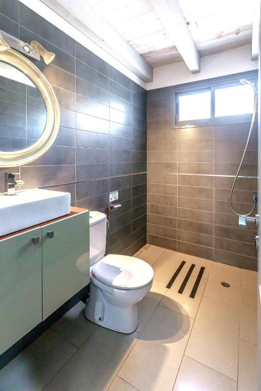 Koupelna v ubytování Luxus Villa mit 5 Schlafzimmern, Heated Pool, PS4, Fitnessraum