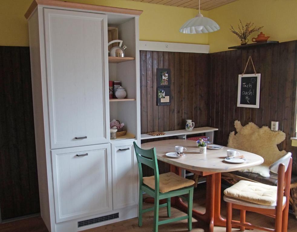 Kuchyň nebo kuchyňský kout v ubytování Ferienwohnung in Roetgen am RAVel-Radweg Hike & Bike & Business