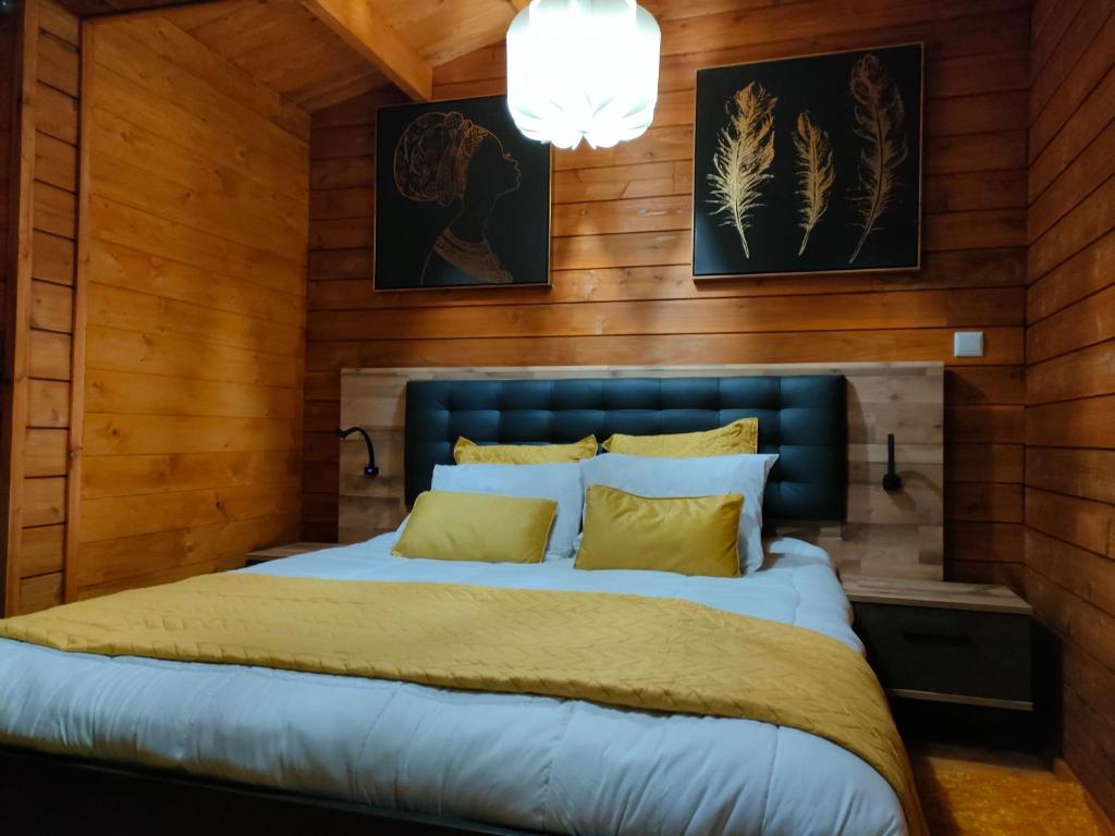 Postel nebo postele na pokoji v ubytování Adega da Quinta -Casa da Pipas