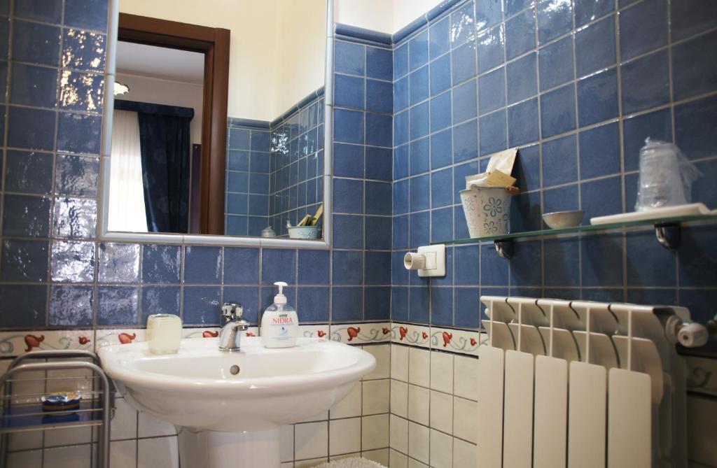 Koupelna v ubytování B&B Liolà