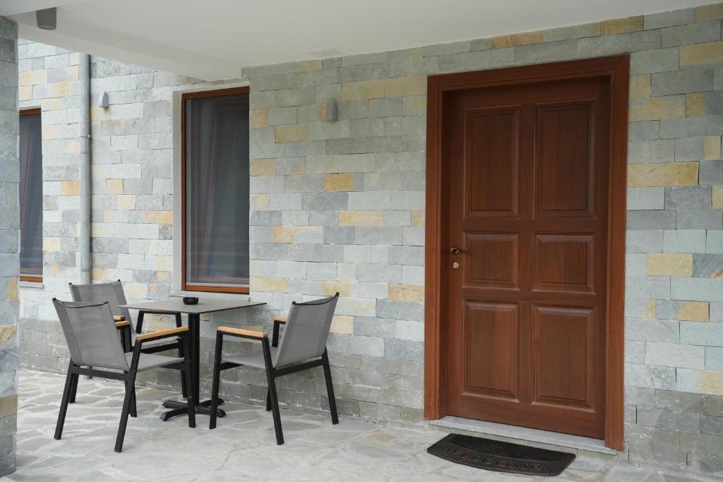 Fotografie z fotogalerie ubytování Castlefront Villa v destinaci Gjirokastër