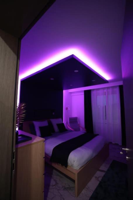 Royale Lumineux Jacuzzi Parking privé – photo 11