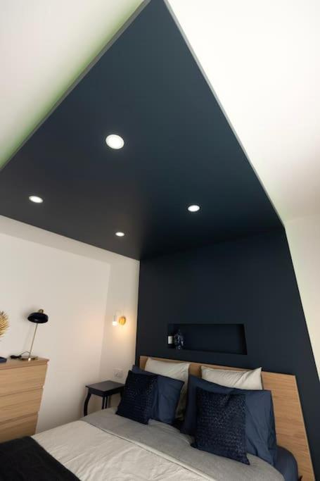 Royale Lumineux Jacuzzi Parking privé – photo 16