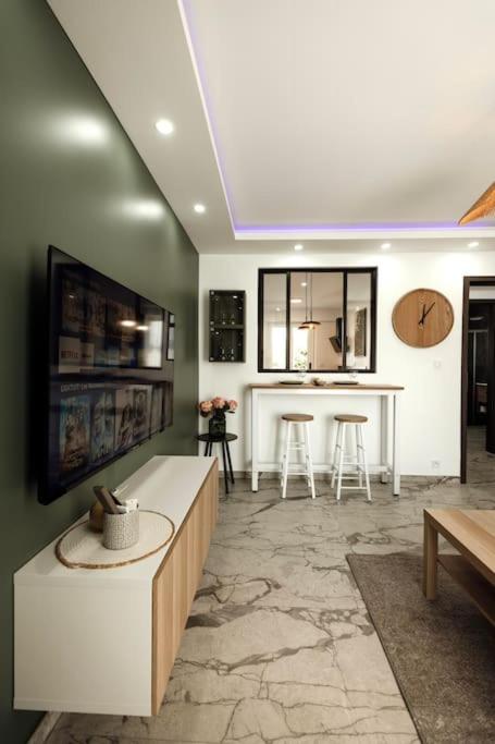 Royale Lumineux Jacuzzi Parking privé – photo 23