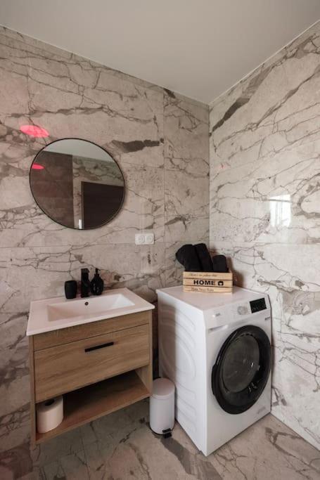 Royale Lumineux Jacuzzi Parking privé – photo 30